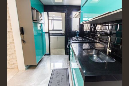 Apartamento à venda com 105m², 3 quartos e 3 vagas Apartamento à venda com 105m², 3 quartos e 3 vagasCozinha
