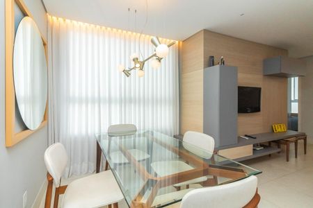 Apartamento à venda com 60m², 2 quartos e 2 vagas Apartamento à venda com 60m², 2 quartos e 2 vagasSala de Jantar