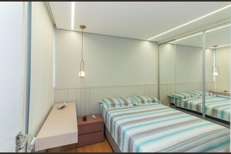 Apartamento à venda com 60m², 2 quartos e 2 vagas Apartamento à venda com 60m², 2 quartos e 2 vagasSuíte