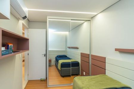 Apartamento à venda com 60m², 2 quartos e 2 vagas Apartamento à venda com 60m², 2 quartos e 2 vagasQuarto