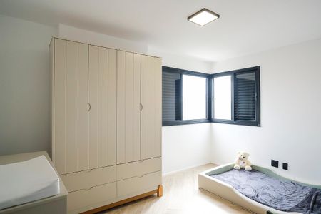 Apartamento à venda com 150m², 4 quartos e 2 vagasQuarto 2