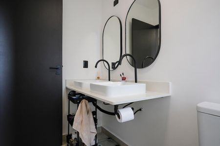 Apartamento à venda com 150m², 4 quartos e 2 vagasBanheiro da suíte