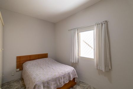 Casa à venda com 182m², 2 quartos e 2 vagas Casa à venda com 182m², 2 quartos e 2 vagasSuíte