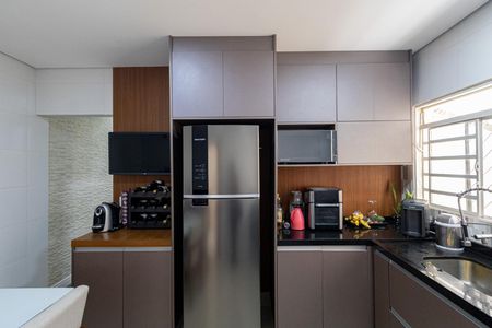 Casa à venda com 182m², 2 quartos e 2 vagas Casa à venda com 182m², 2 quartos e 2 vagasCozinha