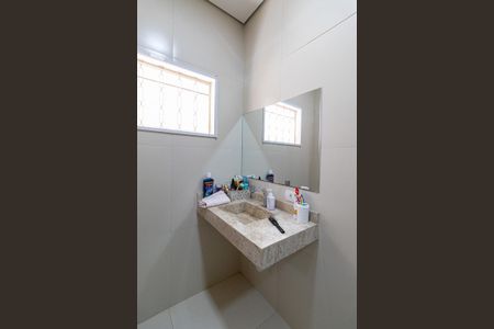 Casa à venda com 182m², 2 quartos e 2 vagas Casa à venda com 182m², 2 quartos e 2 vagasBanheiro Suíte