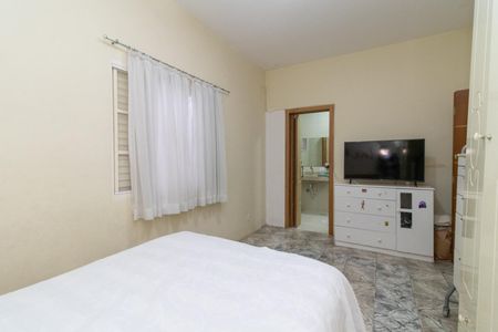 Casa à venda com 182m², 2 quartos e 2 vagasSuíte