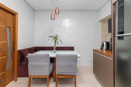 Casa à venda com 182m², 2 quartos e 2 vagasCozinha