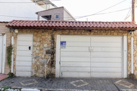 Casa à venda com 182m², 2 quartos e 2 vagasFachada