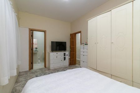 Casa à venda com 182m², 2 quartos e 2 vagasSuíte