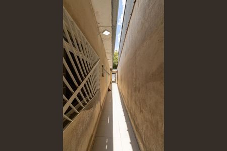 Casa à venda com 182m², 2 quartos e 2 vagas Casa à venda com 182m², 2 quartos e 2 vagasCorredor