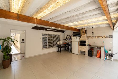 Casa à venda com 182m², 2 quartos e 2 vagas Casa à venda com 182m², 2 quartos e 2 vagasGaragem