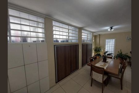 Casa à venda com 170m², 3 quartos e 2 vagasFoto 02