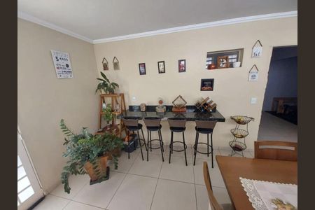 Casa à venda com 170m², 3 quartos e 2 vagasFoto 03