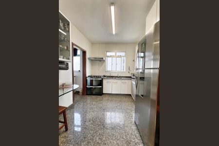 Apartamento à venda com 167m², 4 quartos e 3 vagas Apartamento à venda com 167m², 4 quartos e 3 vagasCozinha