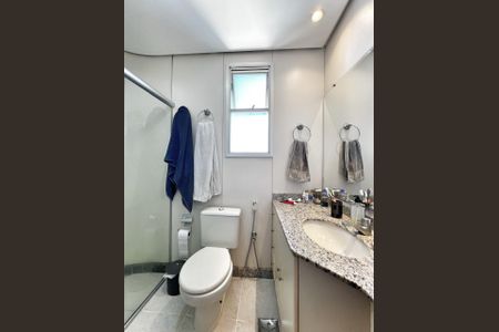 Apartamento à venda com 167m², 4 quartos e 3 vagas Apartamento à venda com 167m², 4 quartos e 3 vagasBanheiro 2