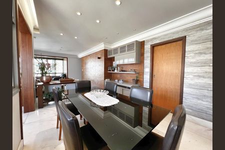 Apartamento à venda com 167m², 4 quartos e 3 vagas Apartamento à venda com 167m², 4 quartos e 3 vagasSala