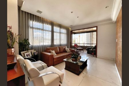 Apartamento à venda com 167m², 4 quartos e 3 vagas Apartamento à venda com 167m², 4 quartos e 3 vagasSala