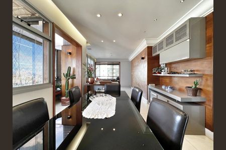 Apartamento à venda com 167m², 4 quartos e 3 vagas Apartamento à venda com 167m², 4 quartos e 3 vagasSala