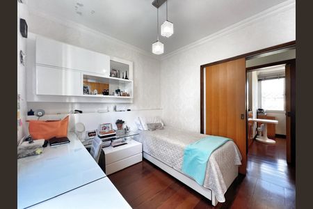 Apartamento à venda com 167m², 4 quartos e 3 vagas Apartamento à venda com 167m², 4 quartos e 3 vagasQuarto 2