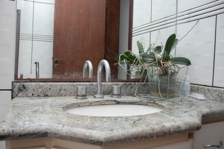 Casa à venda com 704m², 4 quartos e 5 vagas Casa à venda com 704m², 4 quartos e 5 vagasBanheiro Suíte