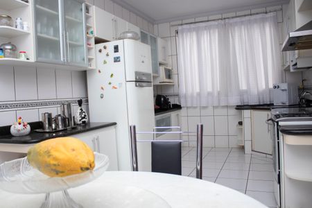Casa à venda com 704m², 4 quartos e 5 vagas Casa à venda com 704m², 4 quartos e 5 vagasCozinha