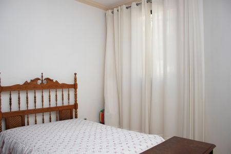 Casa à venda com 704m², 4 quartos e 5 vagas Casa à venda com 704m², 4 quartos e 5 vagasQuarto 2