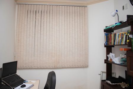 Casa à venda com 704m², 4 quartos e 5 vagas Casa à venda com 704m², 4 quartos e 5 vagasEscritório