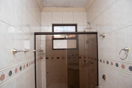 Casa à venda com 704m², 4 quartos e 5 vagas Casa à venda com 704m², 4 quartos e 5 vagasBanheiro