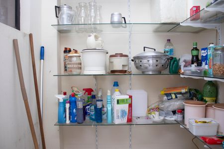 Casa à venda com 704m², 4 quartos e 5 vagas Casa à venda com 704m², 4 quartos e 5 vagasDespensa