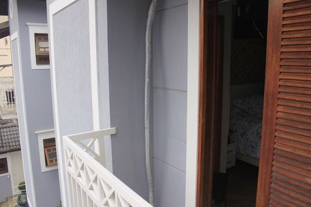 Casa de condomínio à venda com 166m², 3 quartos e 3 vagasVaranda