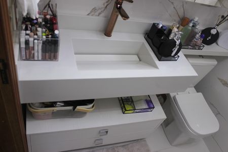 Casa de condomínio à venda com 166m², 3 quartos e 3 vagasBanheiro da Suíte 1