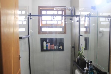 Casa de condomínio à venda com 166m², 3 quartos e 3 vagasBanheiro da Suíte 2