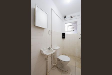 Casa à venda com 180m², 1 quarto e sem vaga Casa à venda com 180m², 1 quarto e sem vagaBanheiro