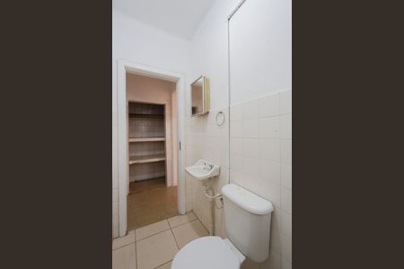 Casa à venda com 180m², 1 quarto e sem vaga Casa à venda com 180m², 1 quarto e sem vagaBanheiro