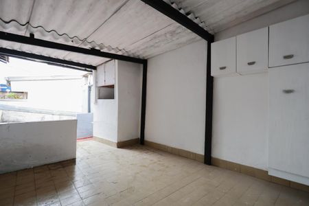 Casa à venda com 180m², 1 quarto e sem vaga Casa à venda com 180m², 1 quarto e sem vagaVaranda