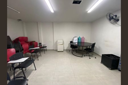 Casa à venda com 350m², 4 quartos e 10 vagas Casa à venda com 350m², 4 quartos e 10 vagasSala