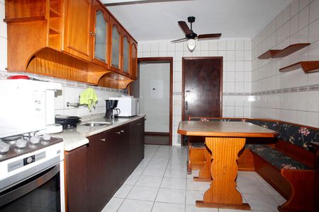 Apartamento à venda com 68m², 2 quartos e 1 vagaCozinha