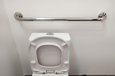 Casa à venda com 300m², 3 quartos e 3 vagasBanheiro 2