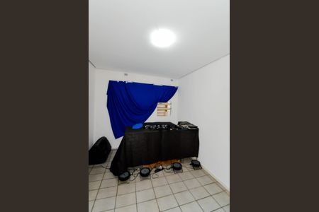 Casa à venda com 216m², 2 quartos e 2 vagas Casa à venda com 216m², 2 quartos e 2 vagasQuarto 2 - Casa 2