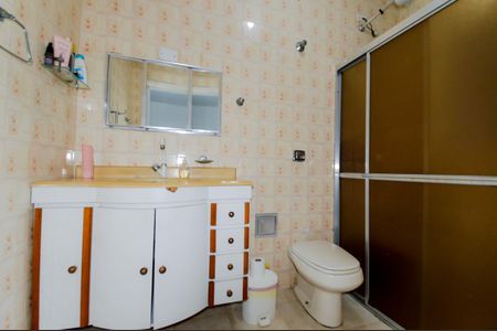 Casa à venda com 216m², 2 quartos e 2 vagas Casa à venda com 216m², 2 quartos e 2 vagasBanheiro Suíte