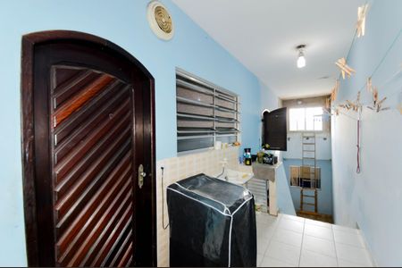 Casa à venda com 216m², 2 quartos e 2 vagas Casa à venda com 216m², 2 quartos e 2 vagasÁrea de Serviço