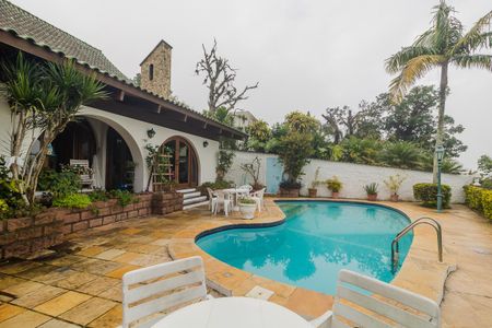 Casa à venda com 430m², 3 quartos e 2 vagas Casa à venda com 430m², 3 quartos e 2 vagasÁrea Externa
