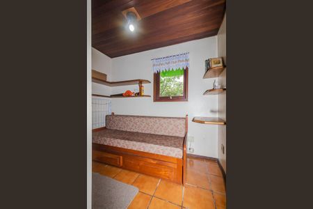 Casa à venda com 430m², 3 quartos e 2 vagas Casa à venda com 430m², 3 quartos e 2 vagasQuarto de Serviço