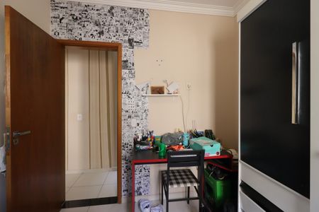 Casa à venda com 153m², 3 quartos e 2 vagasQuarto 1