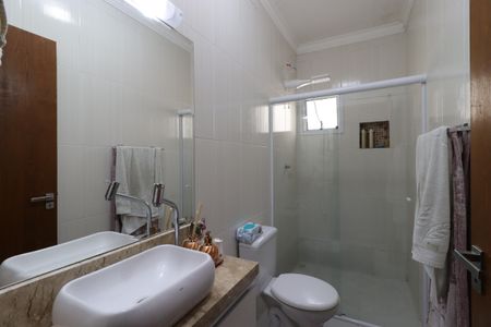 Casa à venda com 153m², 3 quartos e 2 vagasBanheiro da Suíte