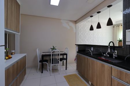 Casa à venda com 153m², 3 quartos e 2 vagasCozinha