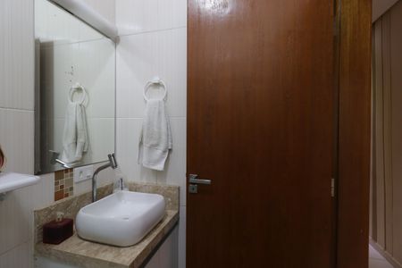 Casa à venda com 153m², 3 quartos e 2 vagasBanheiro Social