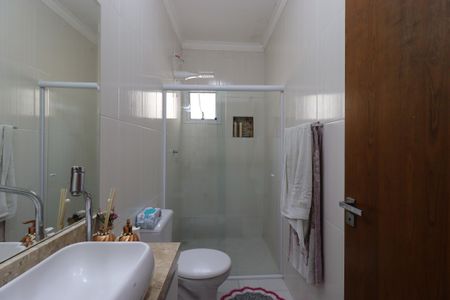 Casa à venda com 153m², 3 quartos e 2 vagasBanheiro da Suíte