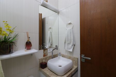 Casa à venda com 153m², 3 quartos e 2 vagasBanheiro Social