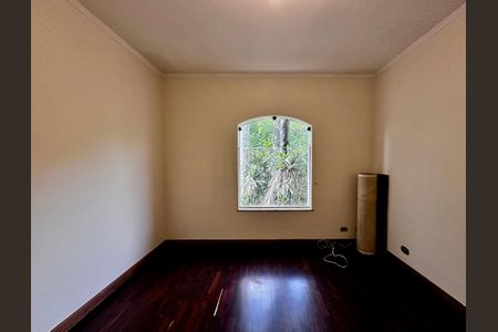 Casa à venda com 463m², 4 quartos e 6 vagas Casa à venda com 463m², 4 quartos e 6 vagasEscritório